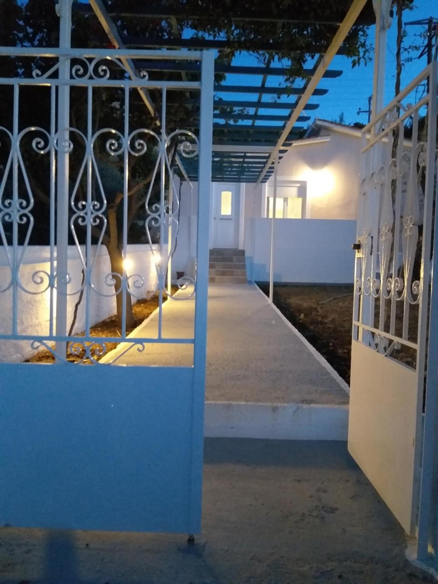 Skala Central House Bagian luar foto