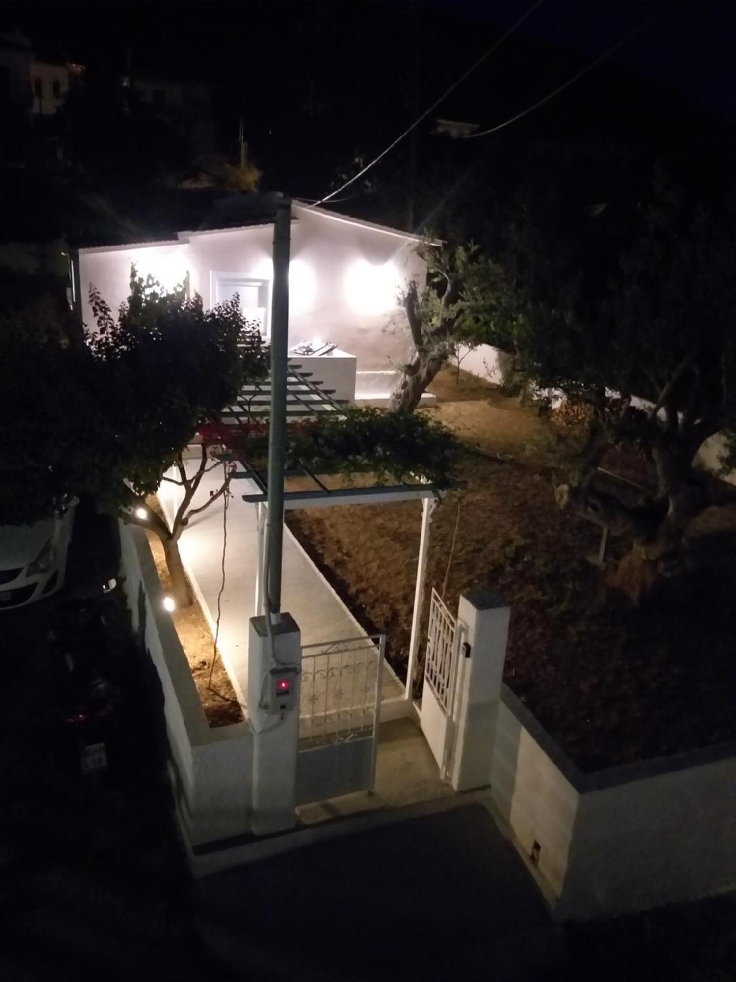 Skala Central House Bagian luar foto